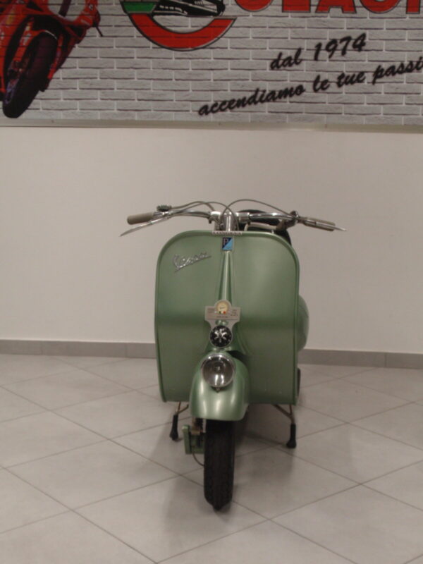 Vespa 125 Faro basso