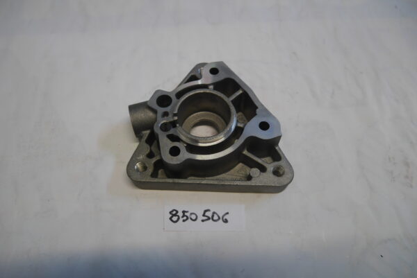 Flangia supporto pompa del vuoto   Piaggio  850506